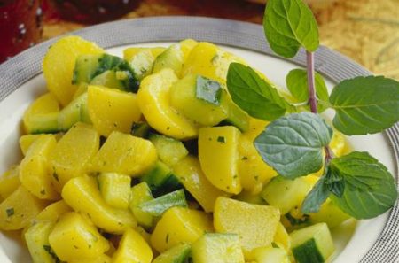 salade de pommes de terre à la la menthe