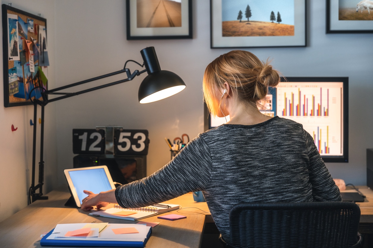 Etude Deloitte : les femmes encore sous-payées et surchargées